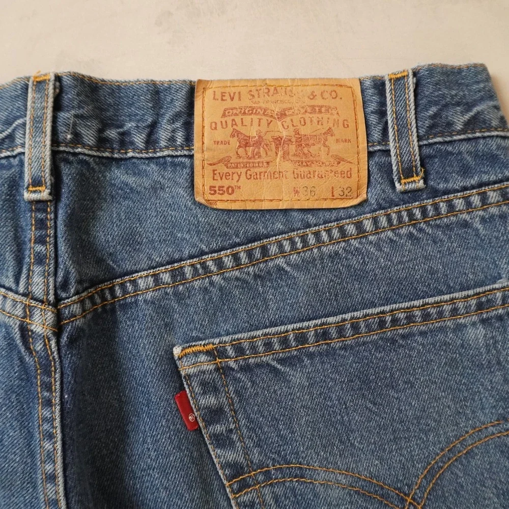 Vintage Levis 550 Relaxed Fit Jeans 36x32 Mens 90s Blue Tapered Leg Denim